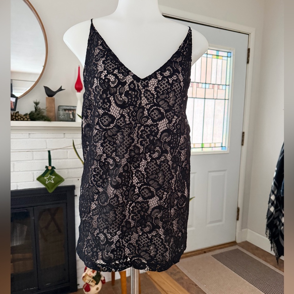 LOFT Black Lace Top sz M